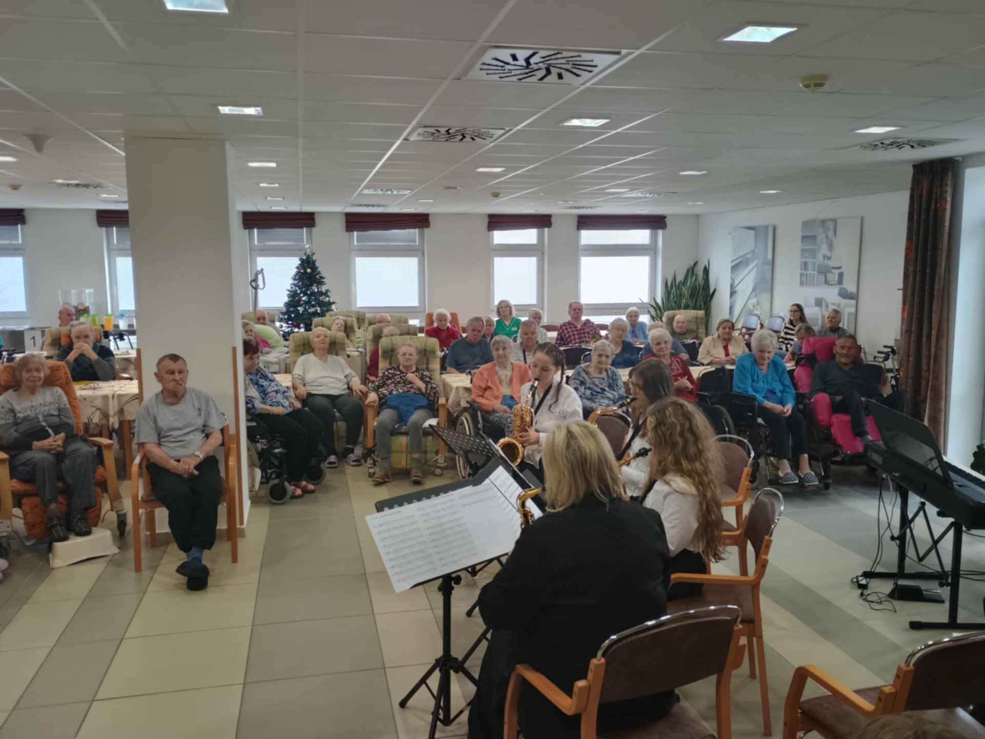 76cd70a4-b2db-48d1-adbd-d7e9a49c0684